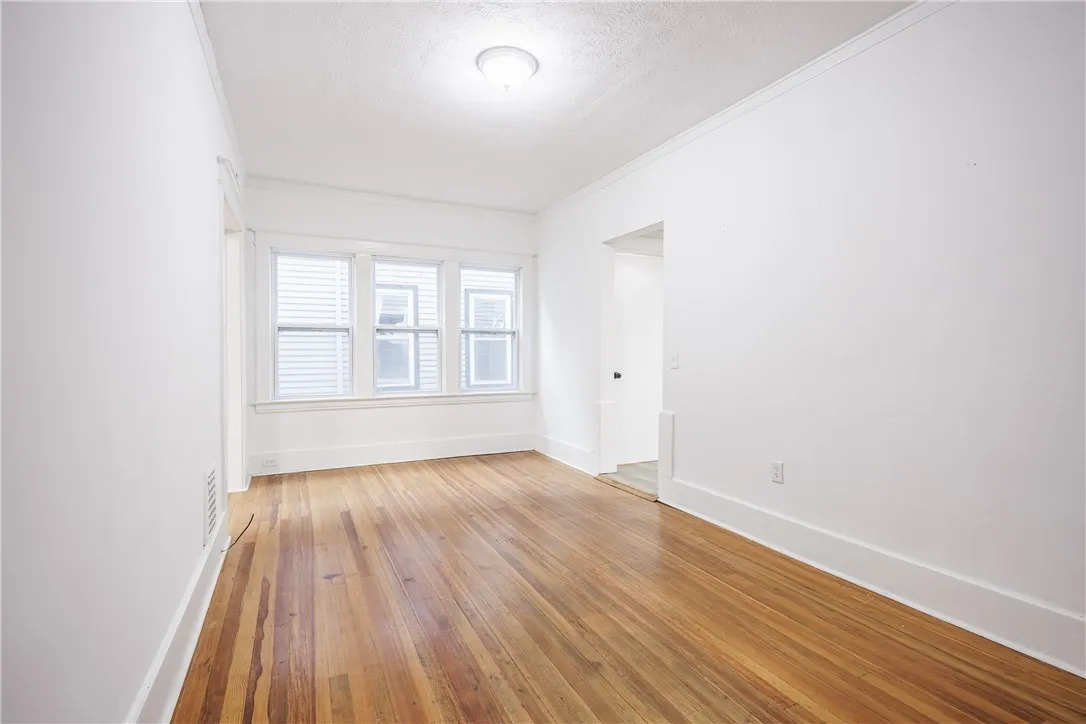 35 Lawton Street, Rochester, New York 14607, Rochester, New York 14607, 3 Bedrooms Bedrooms, 8 Rooms Rooms,1 BathroomBathrooms,Residential Lease,For Rent,35 Lawton Street, Rochester, New York 14607,0,R1649497