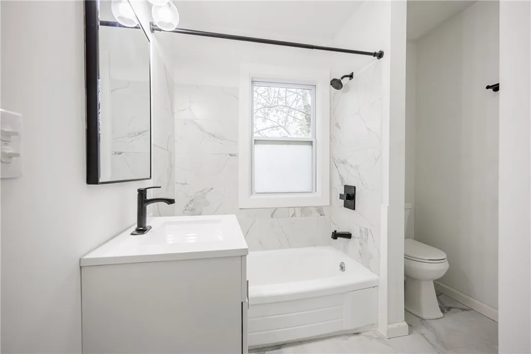 35 Lawton Street, Rochester, New York 14607, Rochester, New York 14607, 3 Bedrooms Bedrooms, 8 Rooms Rooms,1 BathroomBathrooms,Residential Lease,For Rent,35 Lawton Street, Rochester, New York 14607,0,R1649497