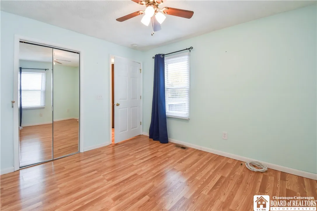 Bright and comfortable secondary bedroom