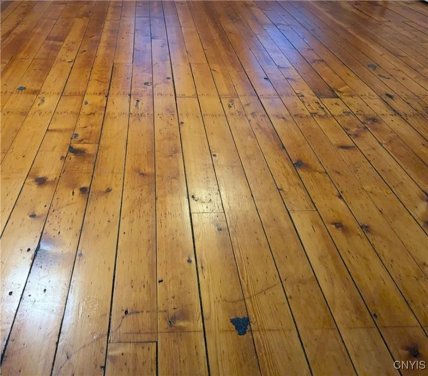 Southern Yellow Pine floors throughout