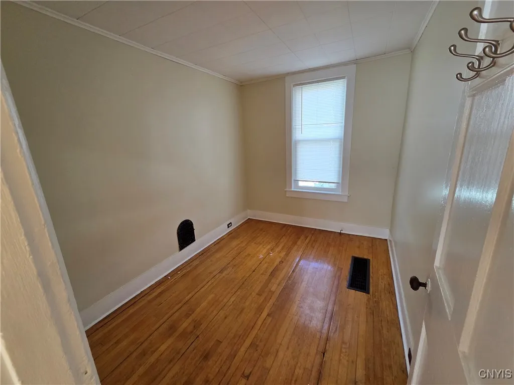 1011 Gotham Street, Watertown City, New York 13601, Watertown City, New York 13601, 7 Bedrooms Bedrooms, ,3 BathroomsBathrooms,Residential,For Sale,1011 Gotham Street, Watertown City, New York 13601,0,S1650017