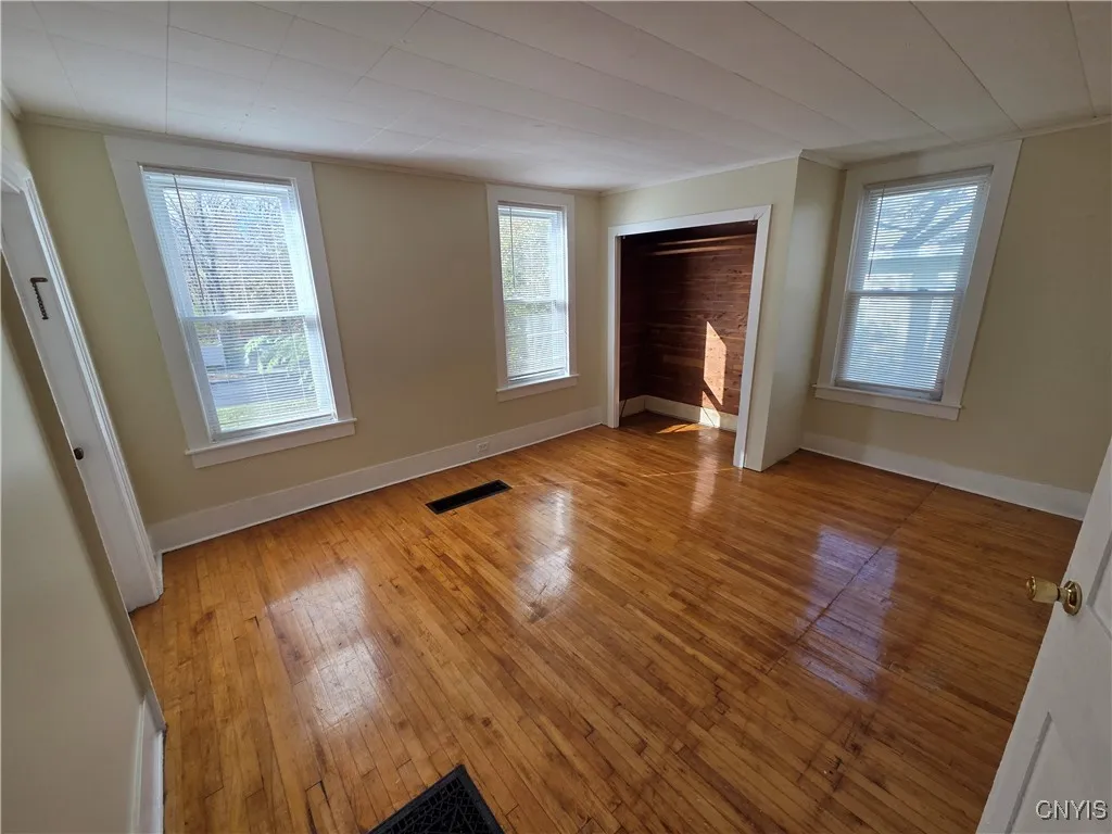 1011 Gotham Street, Watertown City, New York 13601, Watertown City, New York 13601, 7 Bedrooms Bedrooms, ,3 BathroomsBathrooms,Residential,For Sale,1011 Gotham Street, Watertown City, New York 13601,0,S1650017