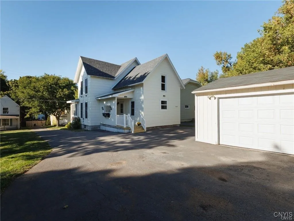 435 South Hamilton Street, Watertown City, New Yor, Watertown City, New York 13601, 3 Bedrooms Bedrooms, 9 Rooms Rooms,1 BathroomBathrooms,Residential Lease,For Rent,435 South Hamilton Street, Watertown City, New Yor,0,S1650023