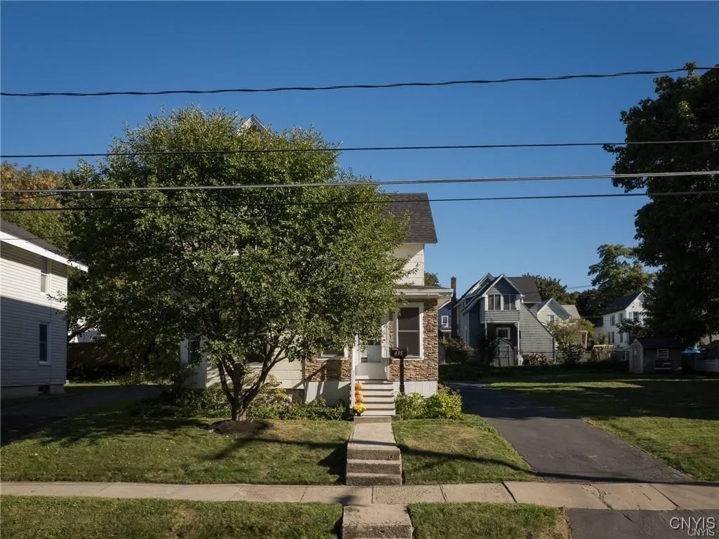 435 South Hamilton Street, Watertown City, New Yor, Watertown City, New York 13601, 3 Bedrooms Bedrooms, 9 Rooms Rooms,1 BathroomBathrooms,Residential Lease,For Rent,435 South Hamilton Street, Watertown City, New Yor,0,S1650023