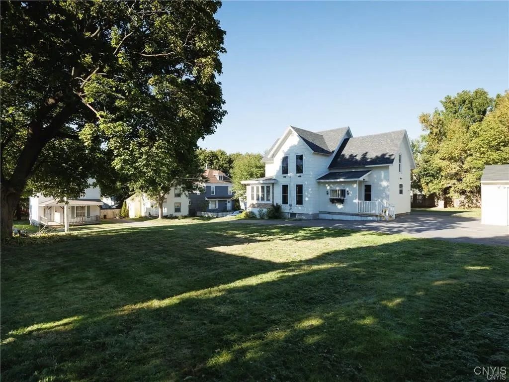 435 South Hamilton Street, Watertown City, New Yor, Watertown City, New York 13601, 3 Bedrooms Bedrooms, 9 Rooms Rooms,1 BathroomBathrooms,Residential Lease,For Rent,435 South Hamilton Street, Watertown City, New Yor,0,S1650023