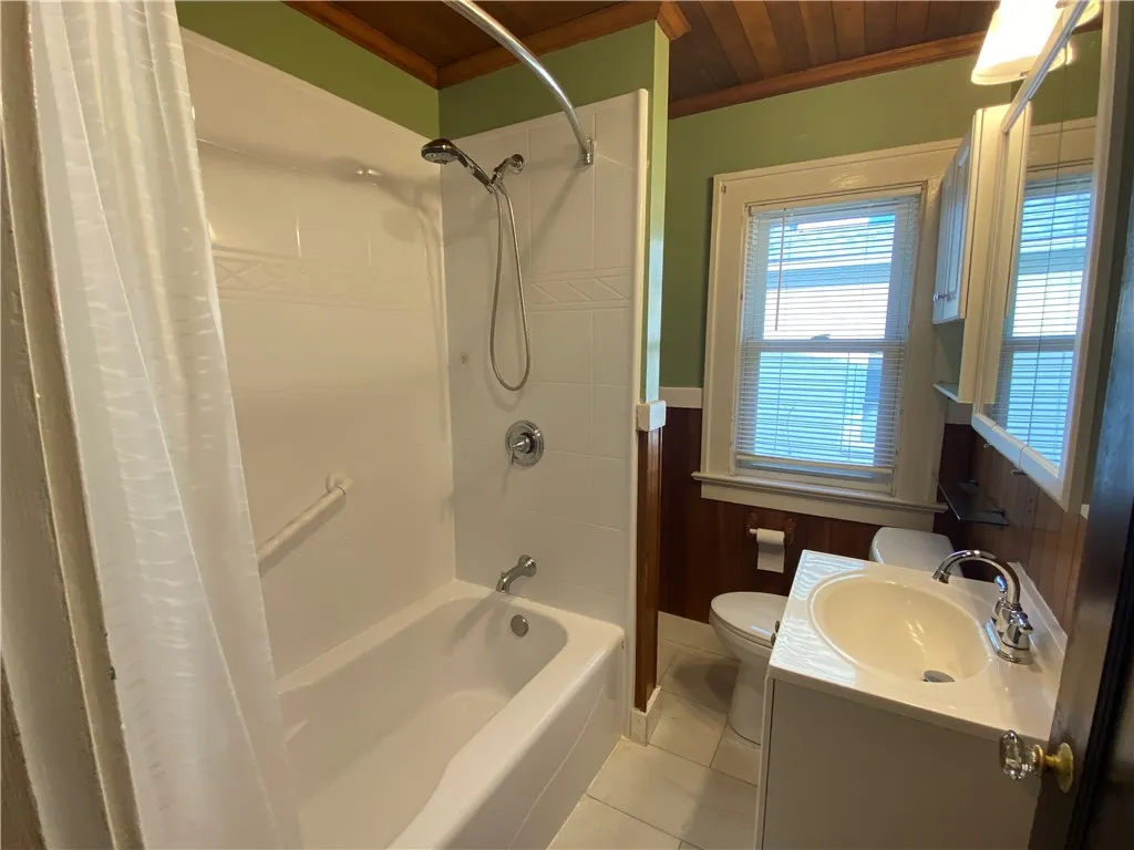 148 Marlborough Rd, Rochester, New York 14619, Rochester, New York 14619, 3 Bedrooms Bedrooms, 6 Rooms Rooms,1 BathroomBathrooms,Residential,For Sale,148 Marlborough Rd, Rochester, New York 14619,0,R1648042