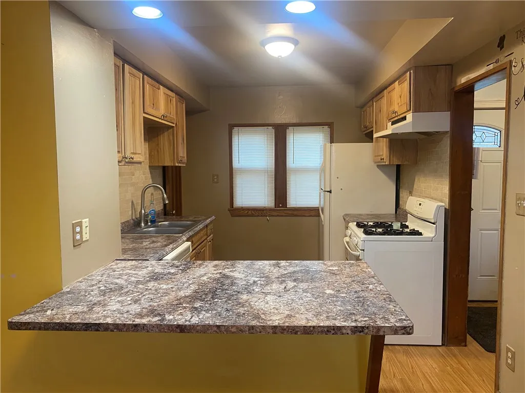 148 Marlborough Rd, Rochester, New York 14619, Rochester, New York 14619, 3 Bedrooms Bedrooms, 6 Rooms Rooms,1 BathroomBathrooms,Residential,For Sale,148 Marlborough Rd, Rochester, New York 14619,0,R1648042