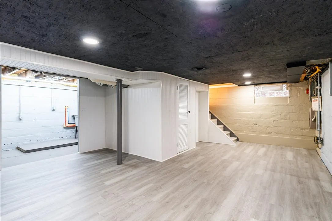 68 Elder Street, Gates, New York 14606, Gates, New York 14606, 3 Bedrooms Bedrooms, 6 Rooms Rooms,1 BathroomBathrooms,Residential,For Sale,68 Elder Street, Gates, New York 14606,0,R1650027