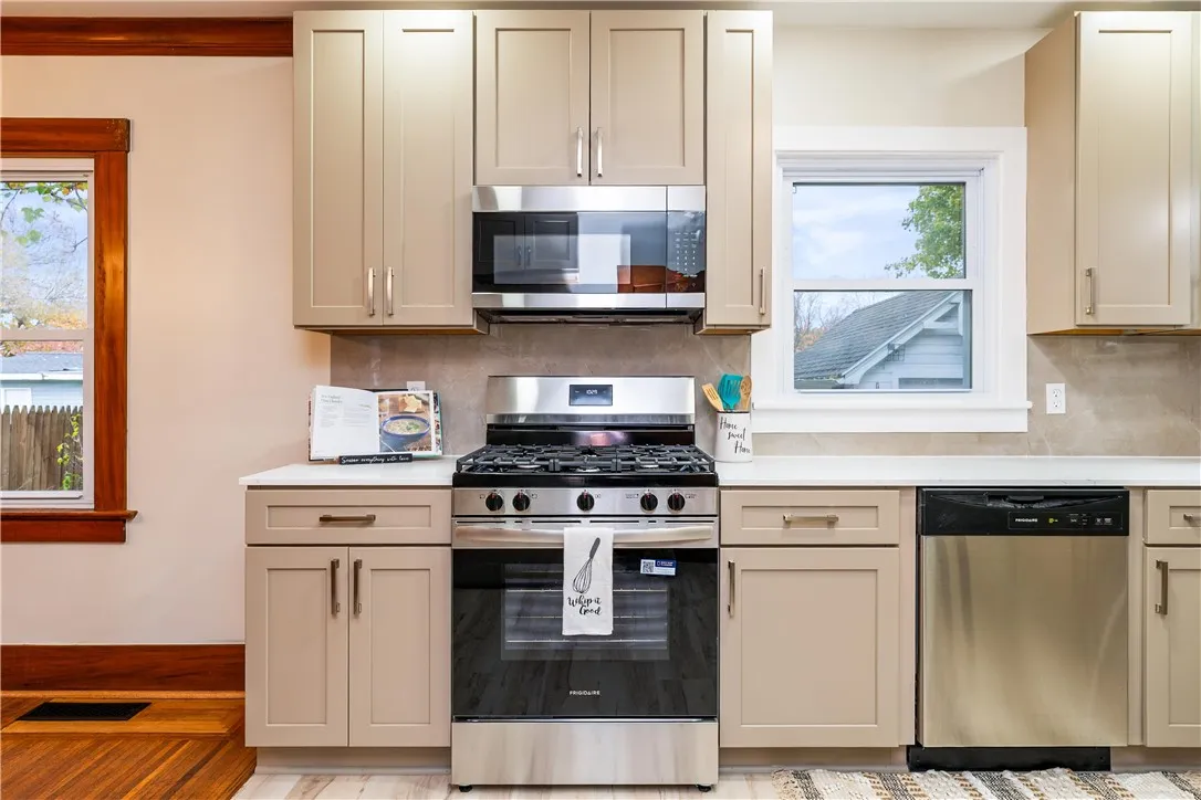 68 Elder Street, Gates, New York 14606, Gates, New York 14606, 3 Bedrooms Bedrooms, 6 Rooms Rooms,1 BathroomBathrooms,Residential,For Sale,68 Elder Street, Gates, New York 14606,0,R1650027