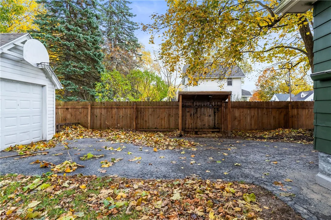 68 Elder Street, Gates, New York 14606, Gates, New York 14606, 3 Bedrooms Bedrooms, 6 Rooms Rooms,1 BathroomBathrooms,Residential,For Sale,68 Elder Street, Gates, New York 14606,0,R1650027