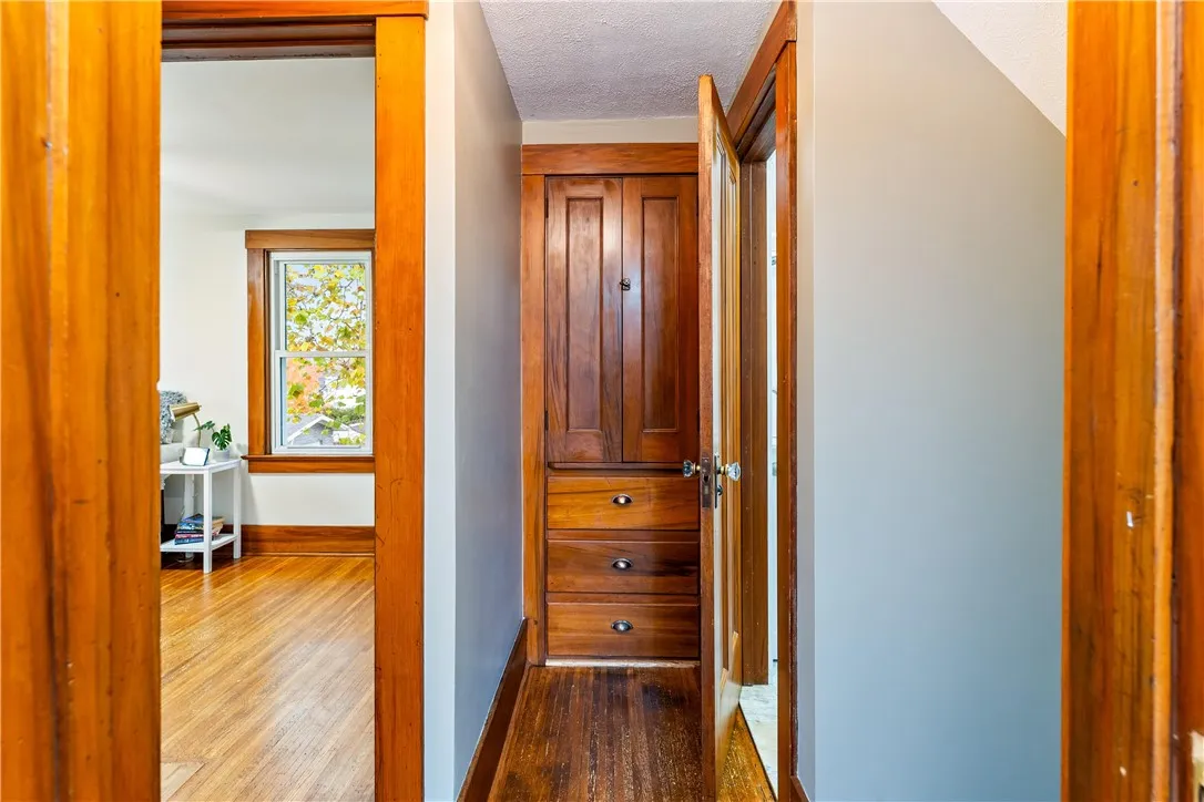 68 Elder Street, Gates, New York 14606, Gates, New York 14606, 3 Bedrooms Bedrooms, 6 Rooms Rooms,1 BathroomBathrooms,Residential,For Sale,68 Elder Street, Gates, New York 14606,0,R1650027