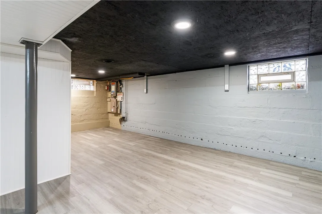 68 Elder Street, Gates, New York 14606, Gates, New York 14606, 3 Bedrooms Bedrooms, 6 Rooms Rooms,1 BathroomBathrooms,Residential,For Sale,68 Elder Street, Gates, New York 14606,0,R1650027