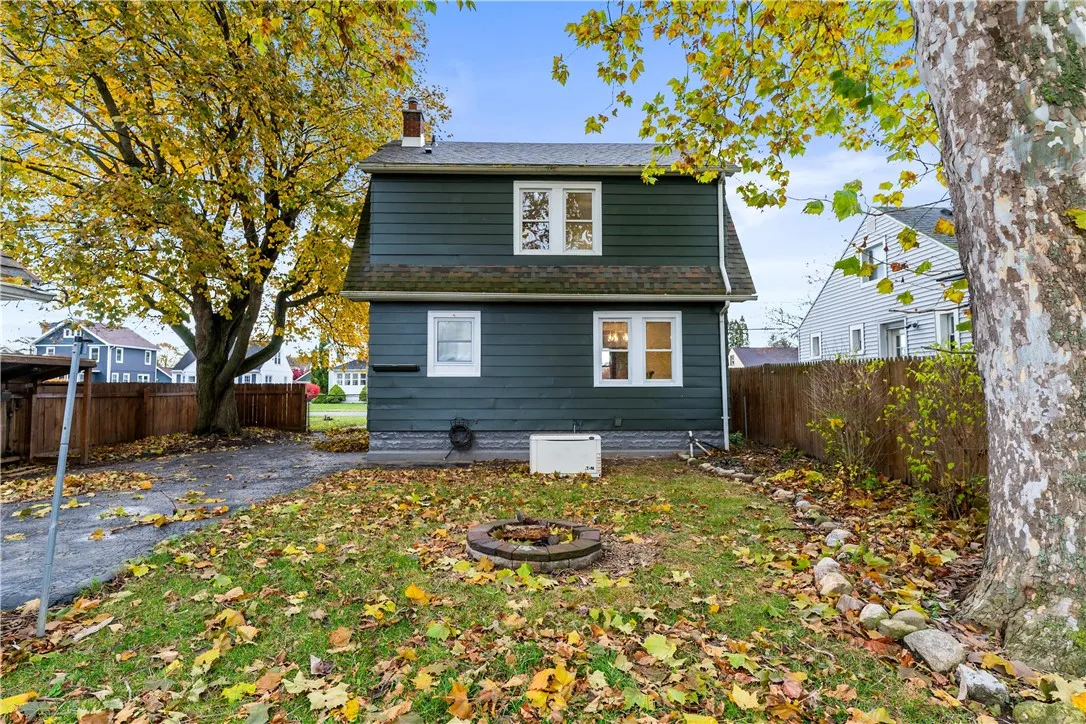 68 Elder Street, Gates, New York 14606, Gates, New York 14606, 3 Bedrooms Bedrooms, 6 Rooms Rooms,1 BathroomBathrooms,Residential,For Sale,68 Elder Street, Gates, New York 14606,0,R1650027