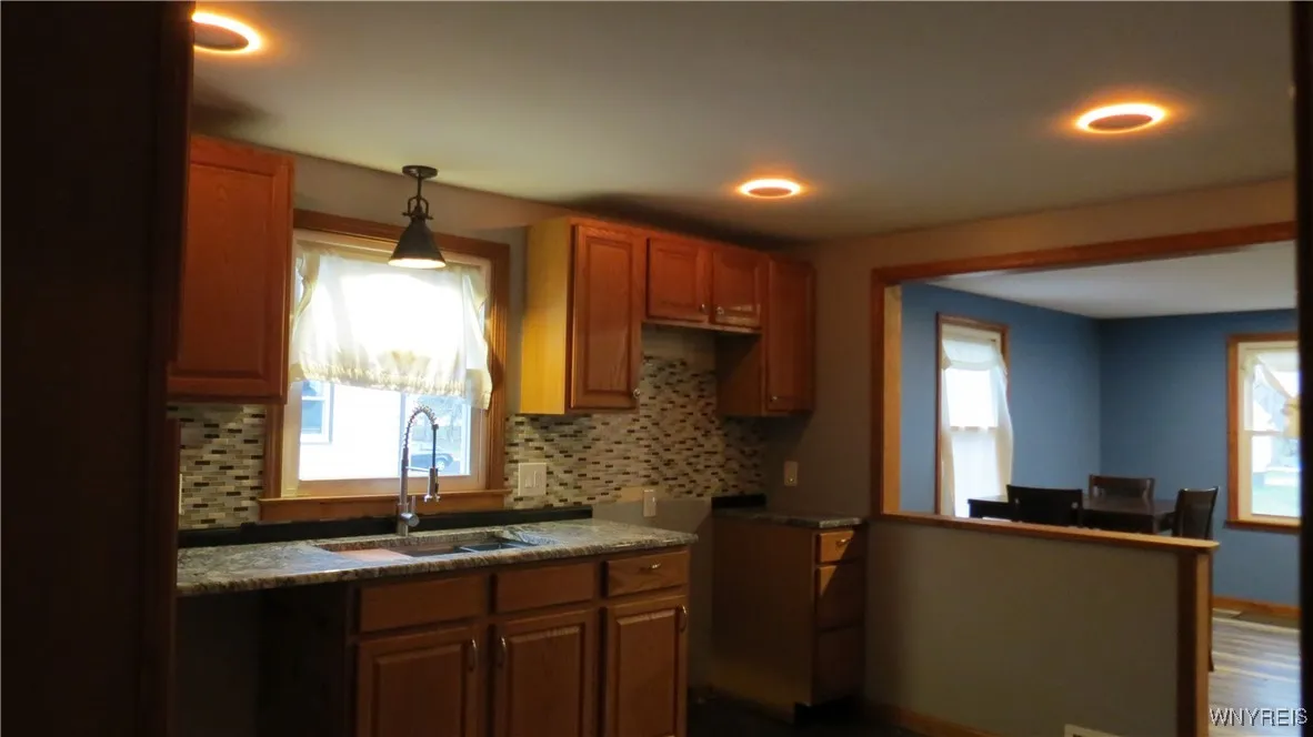 the recessed lights on the night light mode