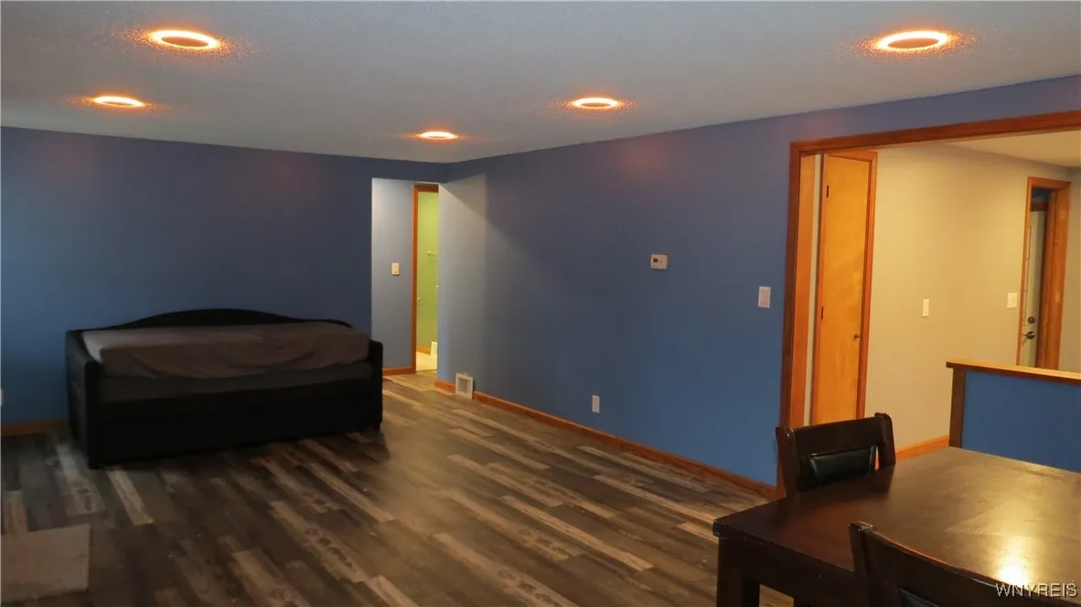 the recessed lights on the night light mode