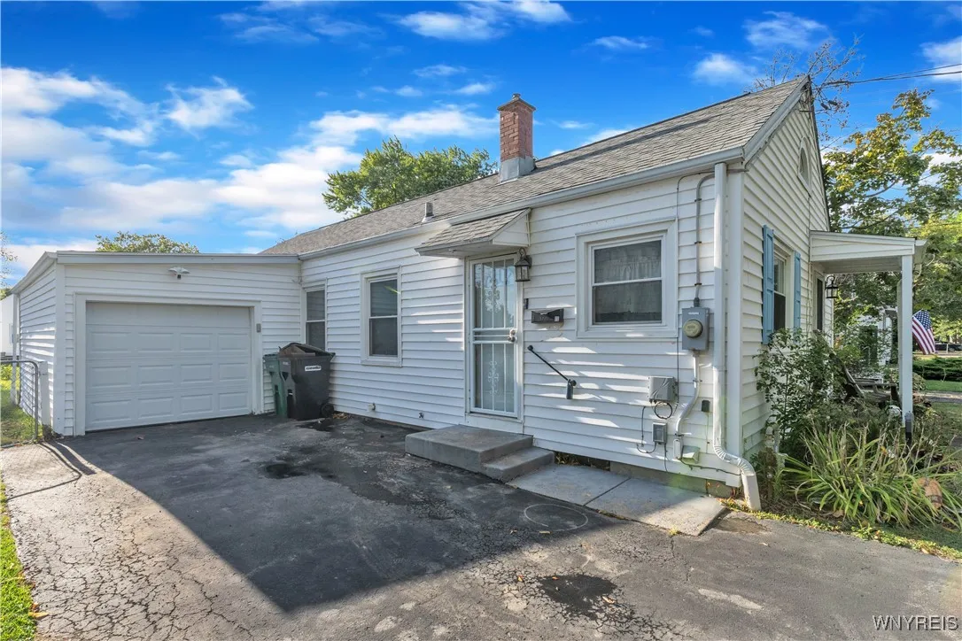 484 81st Street, Niagara Falls, New York 14304, Niagara Falls, New York 14304, 3 Bedrooms Bedrooms, 7 Rooms Rooms,1 BathroomBathrooms,Residential,For Sale,484 81st Street, Niagara Falls, New York 14304,0,B1650031