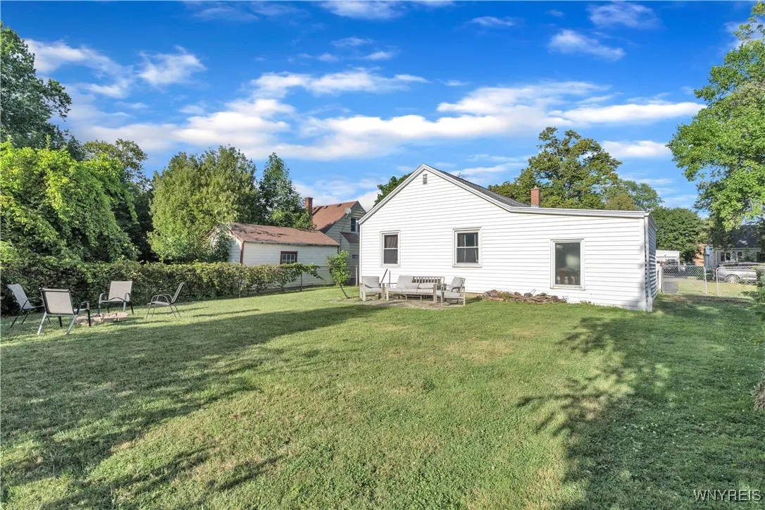 484 81st Street, Niagara Falls, New York 14304, Niagara Falls, New York 14304, 3 Bedrooms Bedrooms, 7 Rooms Rooms,1 BathroomBathrooms,Residential,For Sale,484 81st Street, Niagara Falls, New York 14304,0,B1650031