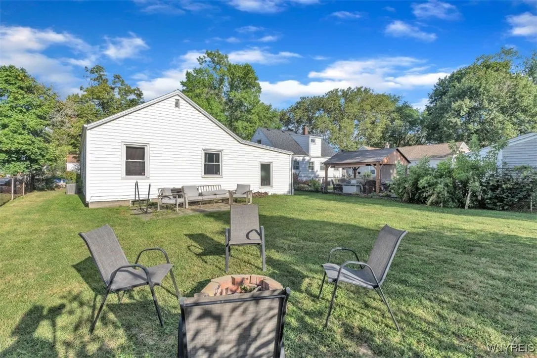 484 81st Street, Niagara Falls, New York 14304, Niagara Falls, New York 14304, 3 Bedrooms Bedrooms, 7 Rooms Rooms,1 BathroomBathrooms,Residential,For Sale,484 81st Street, Niagara Falls, New York 14304,0,B1650031