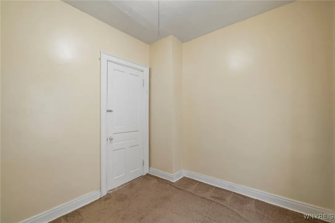 469 Emslie Street, Buffalo, New York 14212, Buffalo, New York 14212, 6 Bedrooms Bedrooms, ,2 BathroomsBathrooms,Residential,For Sale,469 Emslie Street, Buffalo, New York 14212,0,B1650032