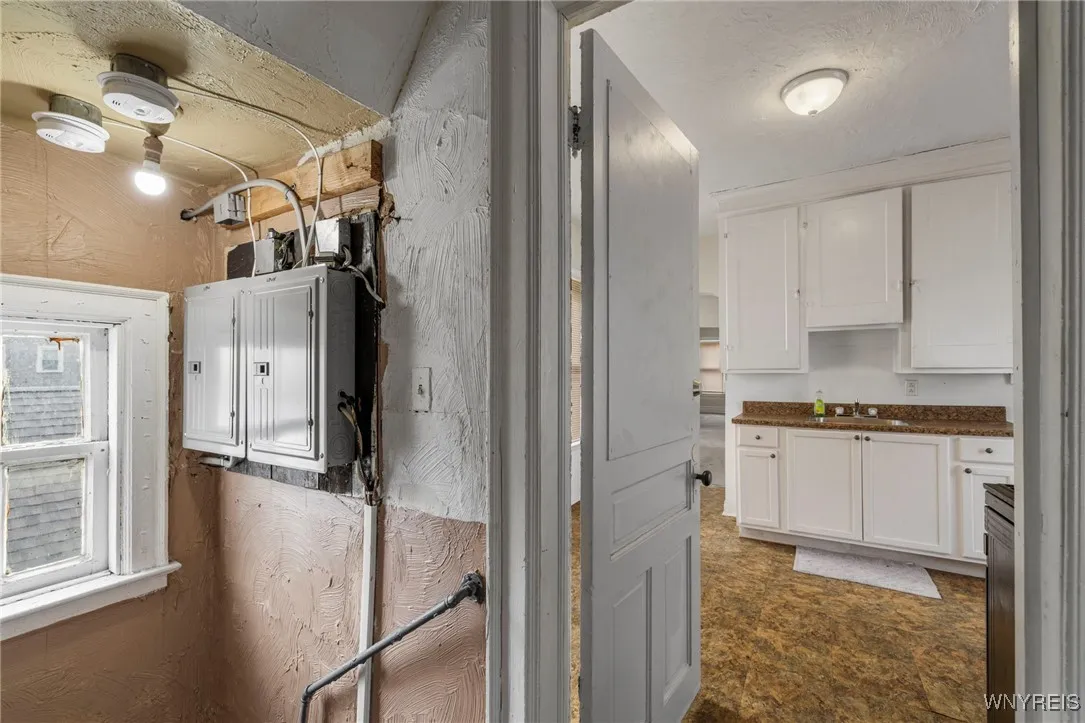 469 Emslie Street, Buffalo, New York 14212, Buffalo, New York 14212, 6 Bedrooms Bedrooms, ,2 BathroomsBathrooms,Residential,For Sale,469 Emslie Street, Buffalo, New York 14212,0,B1650032