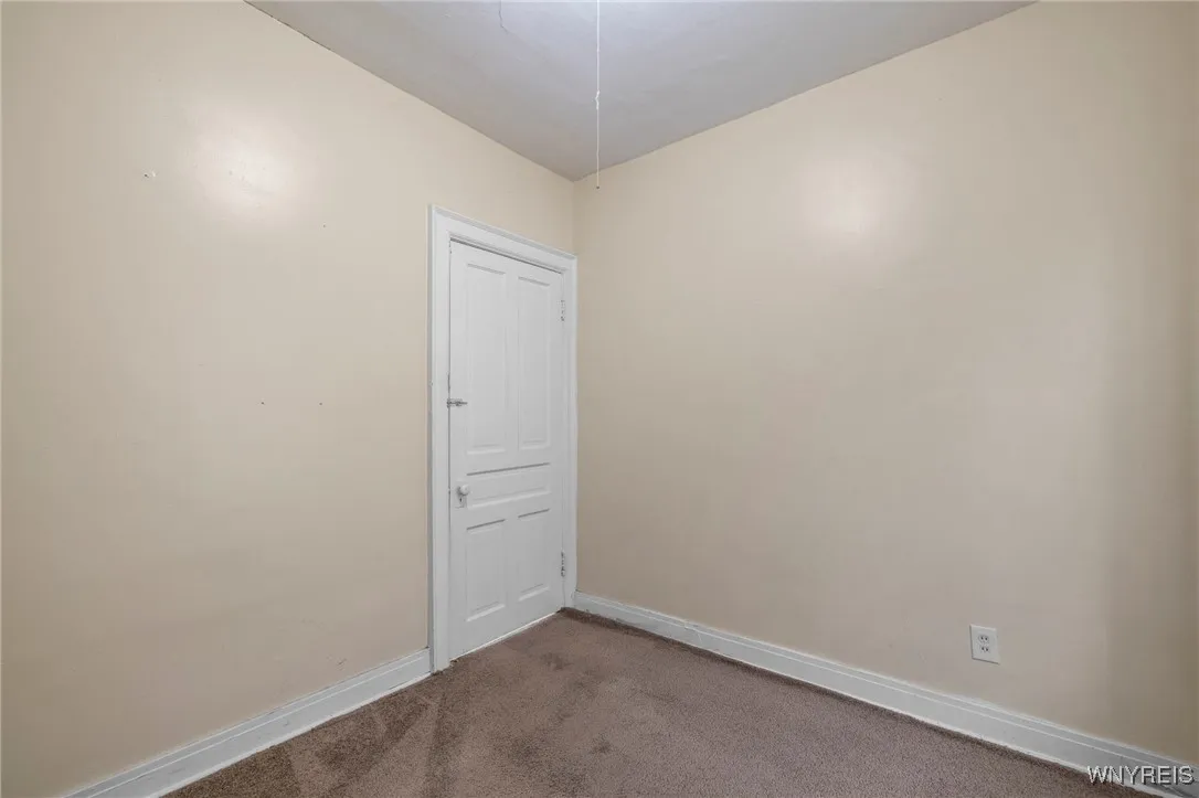 469 Emslie Street, Buffalo, New York 14212, Buffalo, New York 14212, 6 Bedrooms Bedrooms, ,2 BathroomsBathrooms,Residential,For Sale,469 Emslie Street, Buffalo, New York 14212,0,B1650032