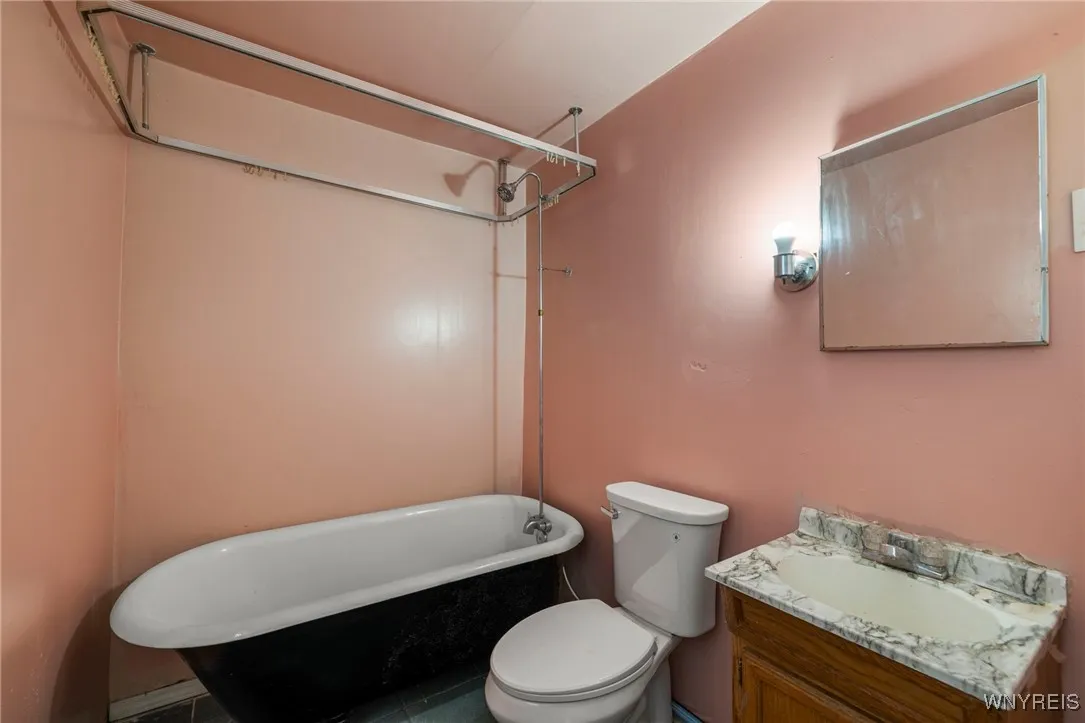 469 Emslie Street, Buffalo, New York 14212, Buffalo, New York 14212, 6 Bedrooms Bedrooms, ,2 BathroomsBathrooms,Residential,For Sale,469 Emslie Street, Buffalo, New York 14212,0,B1650032