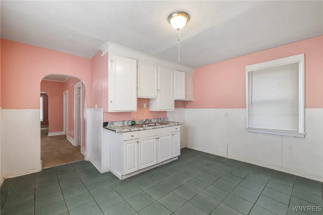 469 Emslie Street, Buffalo, New York 14212, Buffalo, New York 14212, 6 Bedrooms Bedrooms, ,2 BathroomsBathrooms,Residential,For Sale,469 Emslie Street, Buffalo, New York 14212,0,B1650032