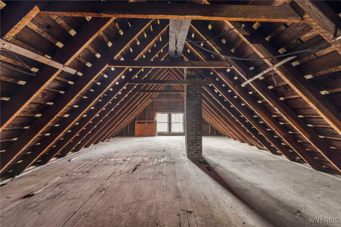 469 Emslie Street, Buffalo, New York 14212, Buffalo, New York 14212, 6 Bedrooms Bedrooms, ,2 BathroomsBathrooms,Residential,For Sale,469 Emslie Street, Buffalo, New York 14212,0,B1650032