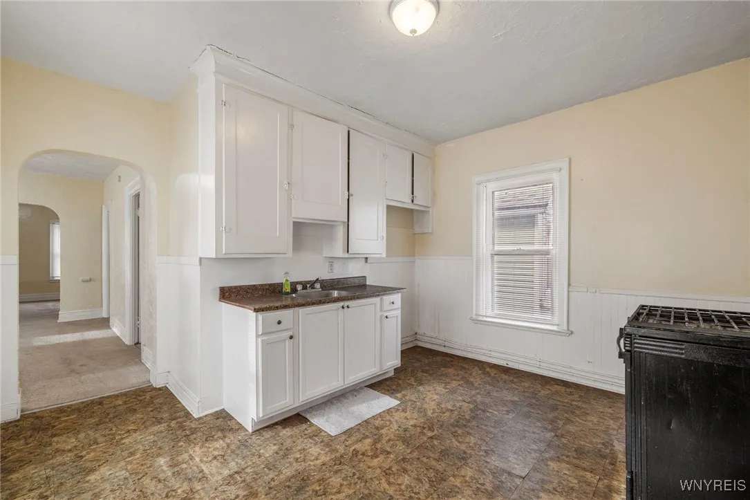 469 Emslie Street, Buffalo, New York 14212, Buffalo, New York 14212, 6 Bedrooms Bedrooms, ,2 BathroomsBathrooms,Residential,For Sale,469 Emslie Street, Buffalo, New York 14212,0,B1650032