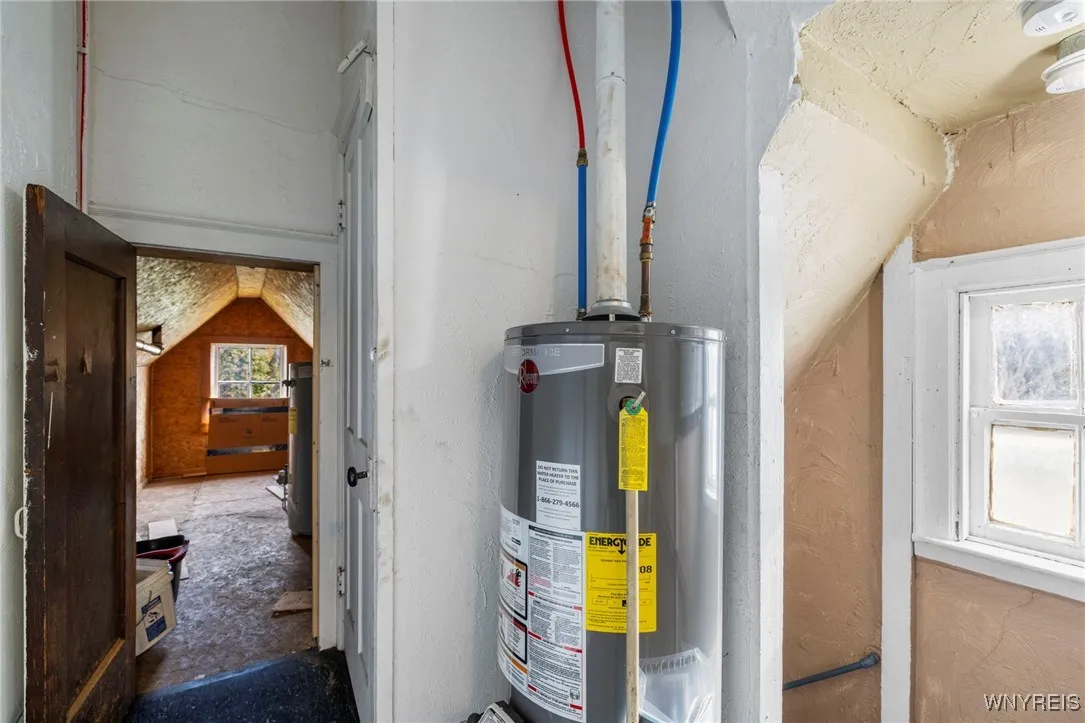 469 Emslie Street, Buffalo, New York 14212, Buffalo, New York 14212, 6 Bedrooms Bedrooms, ,2 BathroomsBathrooms,Residential,For Sale,469 Emslie Street, Buffalo, New York 14212,0,B1650032