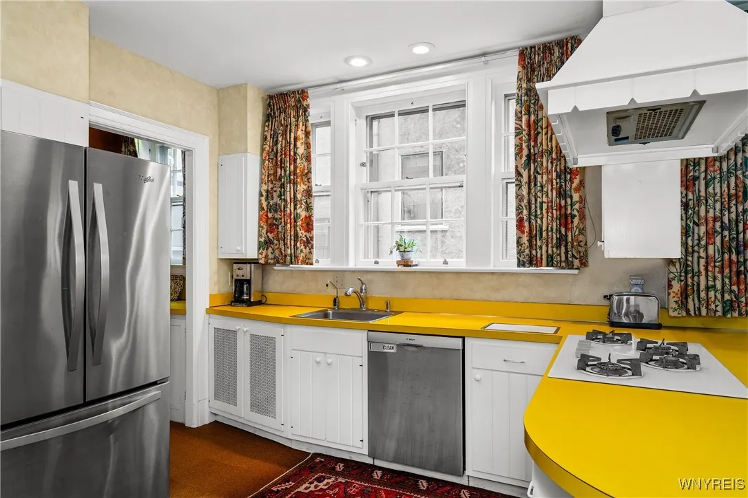 80 Cleveland Ave Avenue, Buffalo, New York 14222, Buffalo, New York 14222, 4 Bedrooms Bedrooms, 14 Rooms Rooms,3 BathroomsBathrooms,Residential,For Sale,80 Cleveland Ave Avenue, Buffalo, New York 14222,0,B1649536