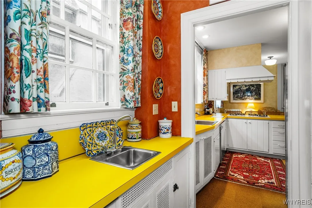 80 Cleveland Ave Avenue, Buffalo, New York 14222, Buffalo, New York 14222, 4 Bedrooms Bedrooms, 14 Rooms Rooms,3 BathroomsBathrooms,Residential,For Sale,80 Cleveland Ave Avenue, Buffalo, New York 14222,0,B1649536