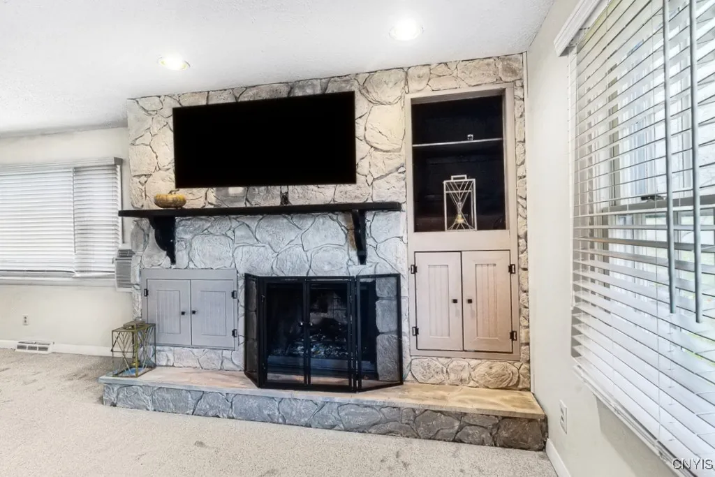 Living room Fireplace