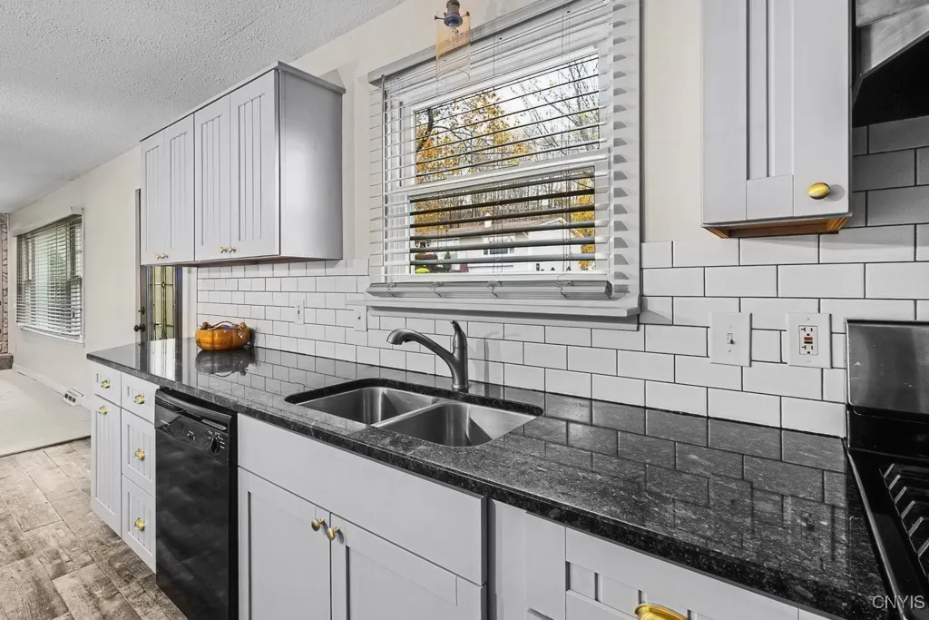 2213 Pinnacle Drive, Utica, New York 13501, Utica, New York 13501, 2 Bedrooms Bedrooms, 6 Rooms Rooms,1 BathroomBathrooms,Residential,For Sale,2213 Pinnacle Drive, Utica, New York 13501,0,S1645937