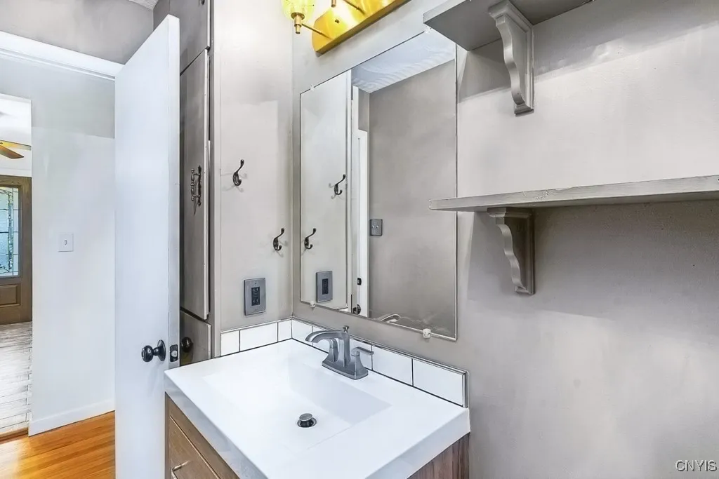 2213 Pinnacle Drive, Utica, New York 13501, Utica, New York 13501, 2 Bedrooms Bedrooms, 6 Rooms Rooms,1 BathroomBathrooms,Residential,For Sale,2213 Pinnacle Drive, Utica, New York 13501,0,S1645937