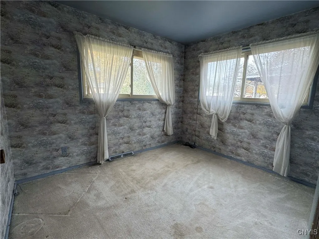 18 Cedarbrook Crescent, Whitestown, New York 13492, Whitestown, New York 13492, 3 Bedrooms Bedrooms, 6 Rooms Rooms,1 BathroomBathrooms,Residential,For Sale,18 Cedarbrook Crescent, Whitestown, New York 13492,0,S1649987