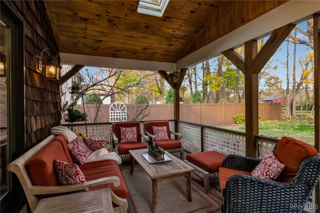 8240 Clarherst Drive, Clarence, New York 14051, Clarence, New York 14051, 4 Bedrooms Bedrooms, 12 Rooms Rooms,2 BathroomsBathrooms,Residential,For Sale,8240 Clarherst Drive, Clarence, New York 14051,0,B1649370