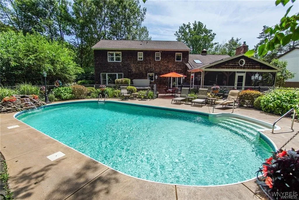 8240 Clarherst Drive, Clarence, New York 14051, Clarence, New York 14051, 4 Bedrooms Bedrooms, 12 Rooms Rooms,2 BathroomsBathrooms,Residential,For Sale,8240 Clarherst Drive, Clarence, New York 14051,0,B1649370