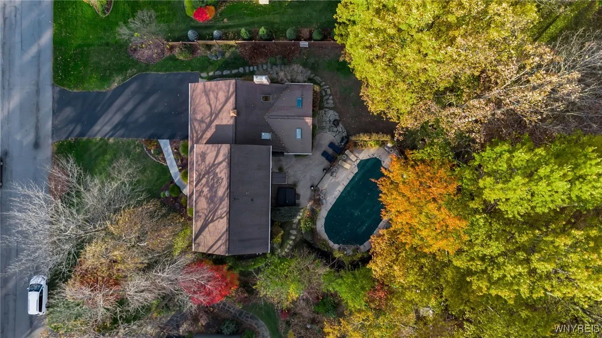 8240 Clarherst Drive, Clarence, New York 14051, Clarence, New York 14051, 4 Bedrooms Bedrooms, 12 Rooms Rooms,2 BathroomsBathrooms,Residential,For Sale,8240 Clarherst Drive, Clarence, New York 14051,0,B1649370