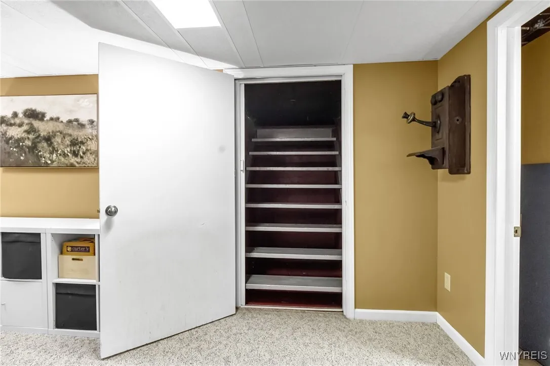 8240 Clarherst Drive, Clarence, New York 14051, Clarence, New York 14051, 4 Bedrooms Bedrooms, 12 Rooms Rooms,2 BathroomsBathrooms,Residential,For Sale,8240 Clarherst Drive, Clarence, New York 14051,0,B1649370