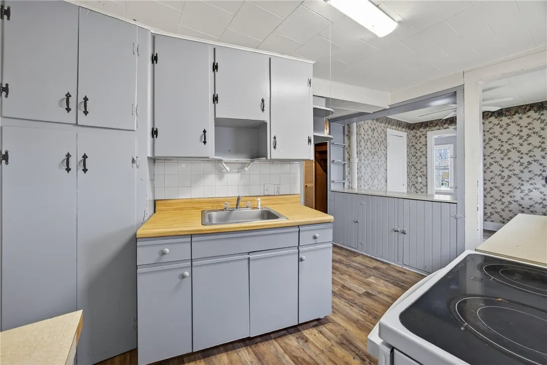 239 East Main Street, Milo, New York 14527, Milo, New York 14527, 3 Bedrooms Bedrooms, 8 Rooms Rooms,1 BathroomBathrooms,Residential,For Sale,239 East Main Street, Milo, New York 14527,0,R1649958