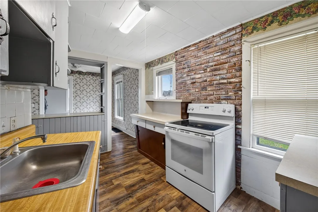 239 East Main Street, Milo, New York 14527, Milo, New York 14527, 3 Bedrooms Bedrooms, 8 Rooms Rooms,1 BathroomBathrooms,Residential,For Sale,239 East Main Street, Milo, New York 14527,0,R1649958