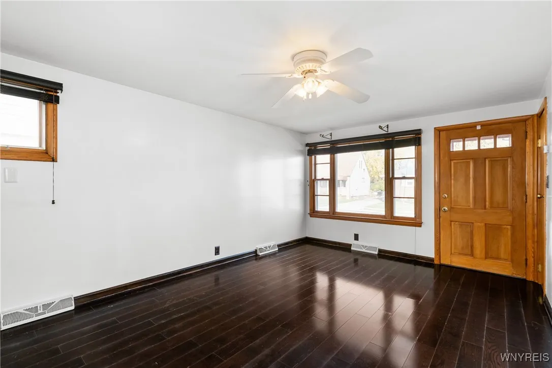 405 Weimar Street, Buffalo, New York 14206, Buffalo, New York 14206, 3 Bedrooms Bedrooms, 5 Rooms Rooms,1 BathroomBathrooms,Residential,For Sale,405 Weimar Street, Buffalo, New York 14206,0,B1650009