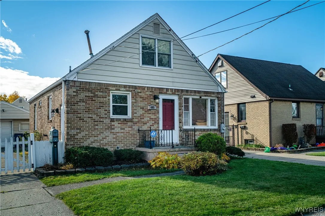 405 Weimar Street, Buffalo, New York 14206, Buffalo, New York 14206, 3 Bedrooms Bedrooms, 5 Rooms Rooms,1 BathroomBathrooms,Residential,For Sale,405 Weimar Street, Buffalo, New York 14206,0,B1650009