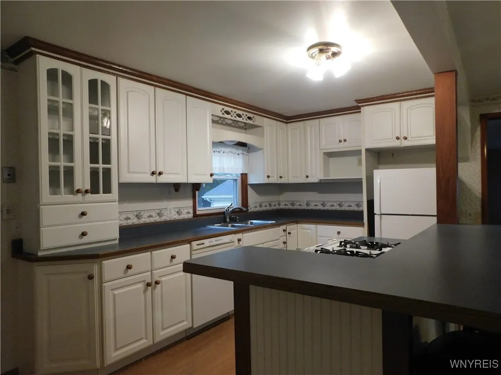 9376 Putnam Road, Batavia, New York 14020, Batavia, New York 14020, 3 Bedrooms Bedrooms, 7 Rooms Rooms,1 BathroomBathrooms,Residential,For Sale,9376 Putnam Road, Batavia, New York 14020,0,B1649964
