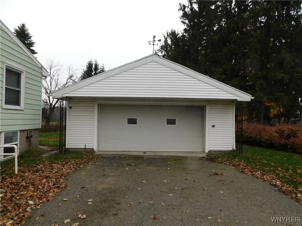 9376 Putnam Road, Batavia, New York 14020, Batavia, New York 14020, 3 Bedrooms Bedrooms, 7 Rooms Rooms,1 BathroomBathrooms,Residential,For Sale,9376 Putnam Road, Batavia, New York 14020,0,B1649964