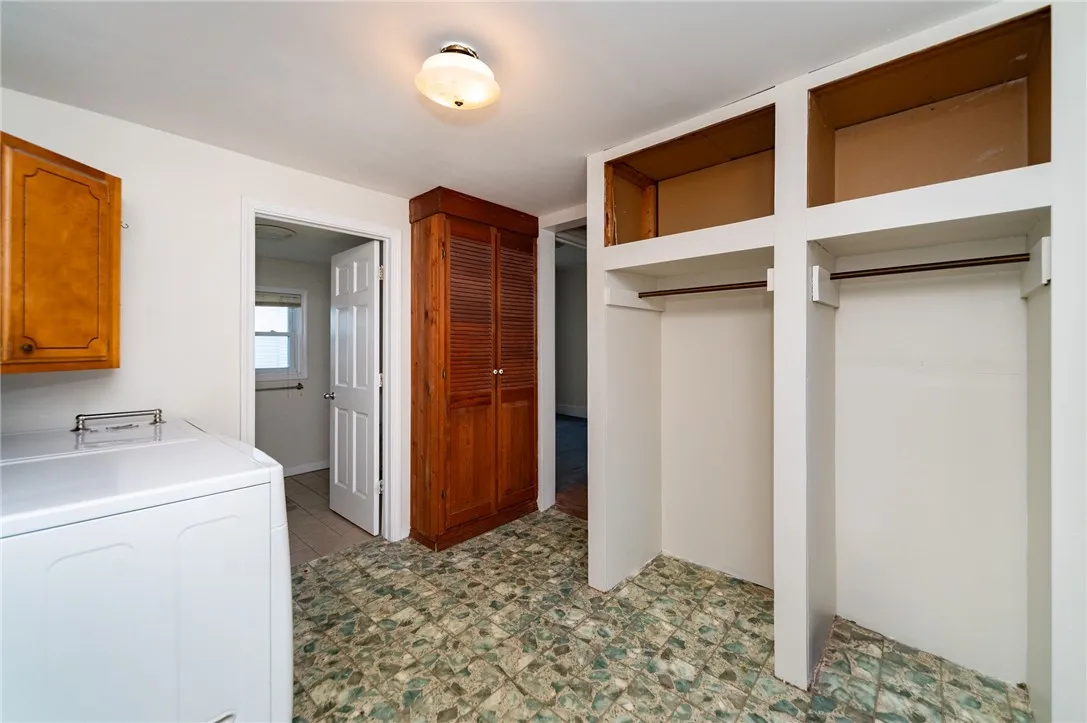 1st floor laundry room