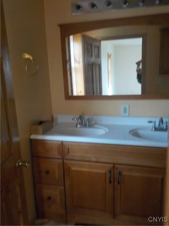 10846 Baker Road, Cato, New York 13033, Cato, New York 13033, 4 Bedrooms Bedrooms, 9 Rooms Rooms,2 BathroomsBathrooms,Residential,For Sale,10846 Baker Road, Cato, New York 13033,0,S1650049