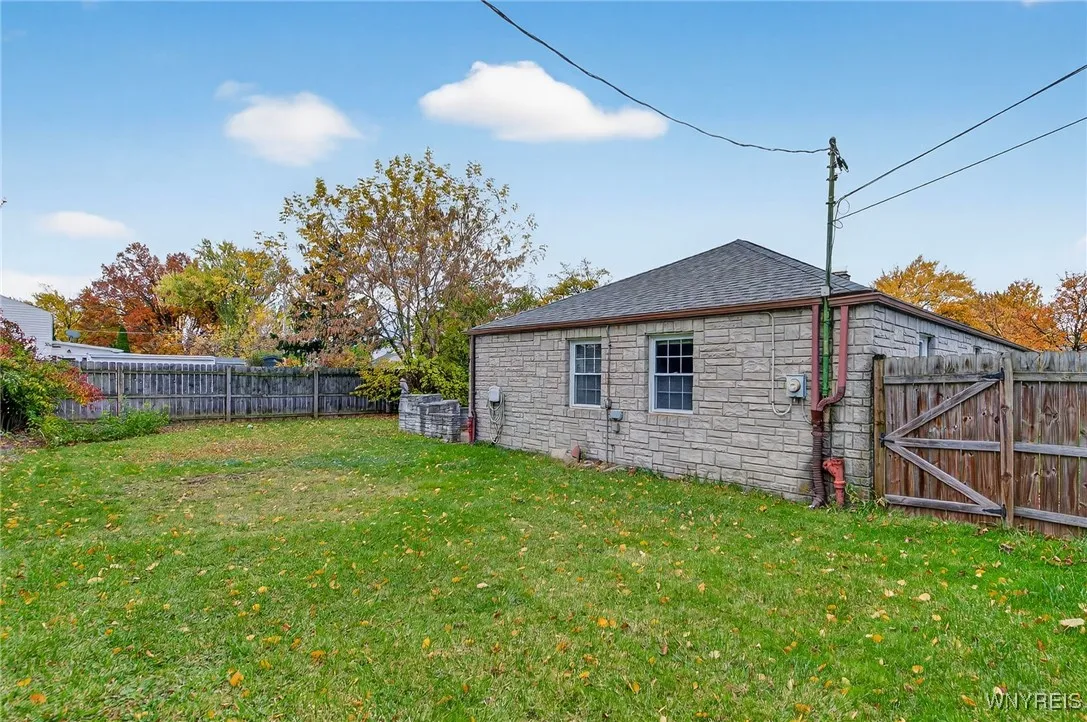 93 Fayette Avenue, Tonawanda, New York 14223, Tonawanda, New York 14223, 4 Bedrooms Bedrooms, 9 Rooms Rooms,2 BathroomsBathrooms,Residential,For Sale,93 Fayette Avenue, Tonawanda, New York 14223,0,B1649962