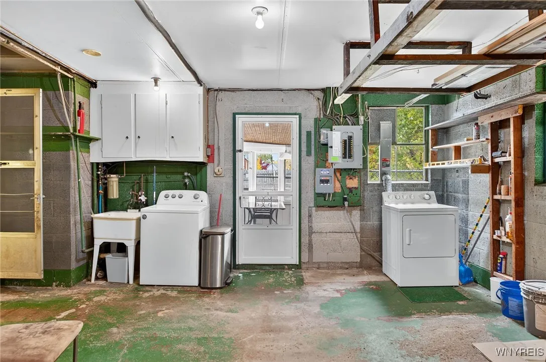 93 Fayette Avenue, Tonawanda, New York 14223, Tonawanda, New York 14223, 4 Bedrooms Bedrooms, 9 Rooms Rooms,2 BathroomsBathrooms,Residential,For Sale,93 Fayette Avenue, Tonawanda, New York 14223,0,B1649962